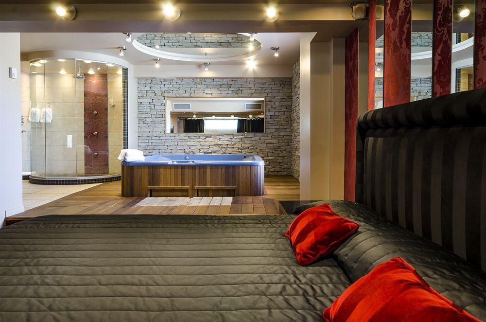 Motel Labarre Лонгёй Экстерьер фото