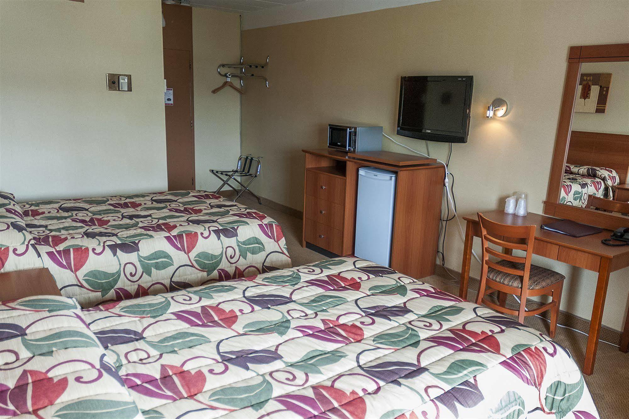 Motel Labarre Лонгёй Экстерьер фото