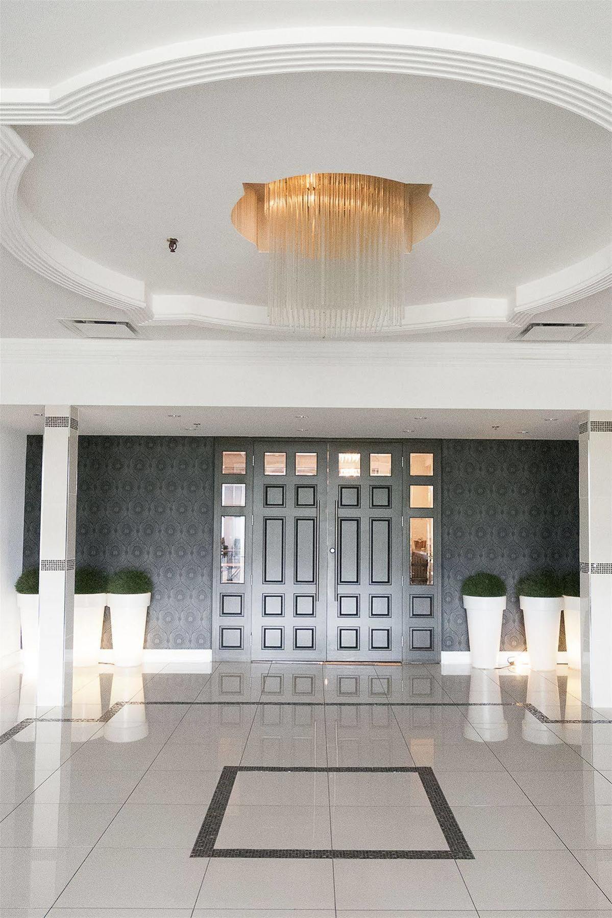 Motel Labarre Лонгёй Экстерьер фото