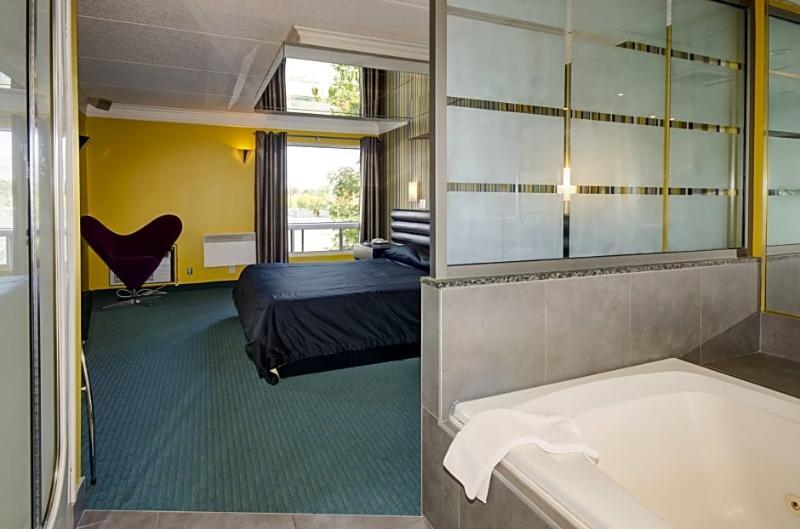 Motel Labarre Лонгёй Экстерьер фото