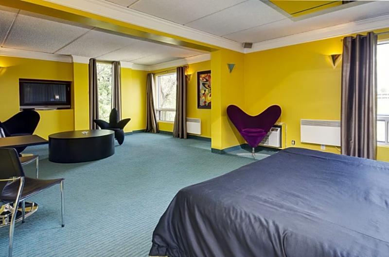 Motel Labarre Лонгёй Экстерьер фото