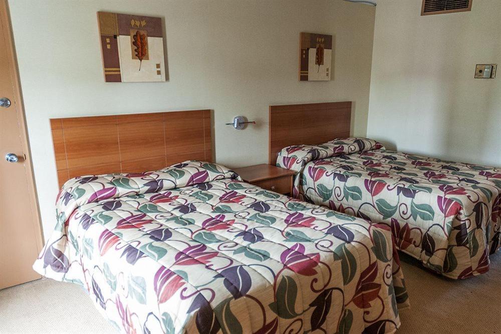 Motel Labarre Лонгёй Экстерьер фото